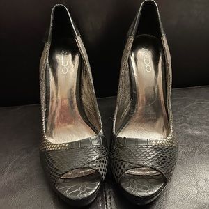 Aldo 3” snake skin heels